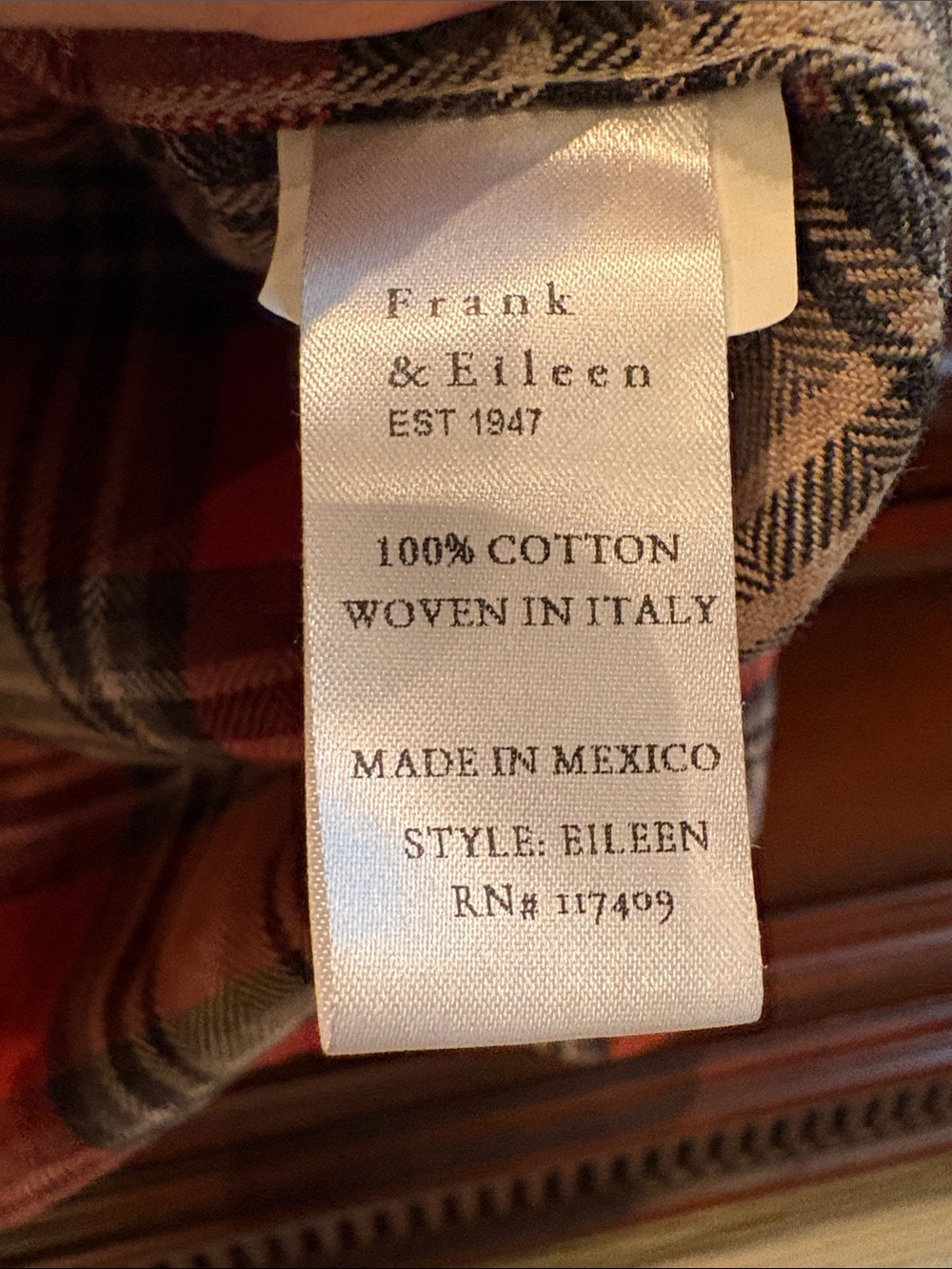 NWOT Frank & Eileen Washed Red Plaid Eileen Fit Button-Down Shirt in Size M - Picture 4 of 9